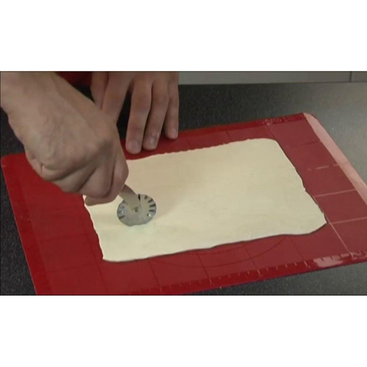 Tescoma Pastry wheel cutter PRESTO 17 cm - Salman Stores